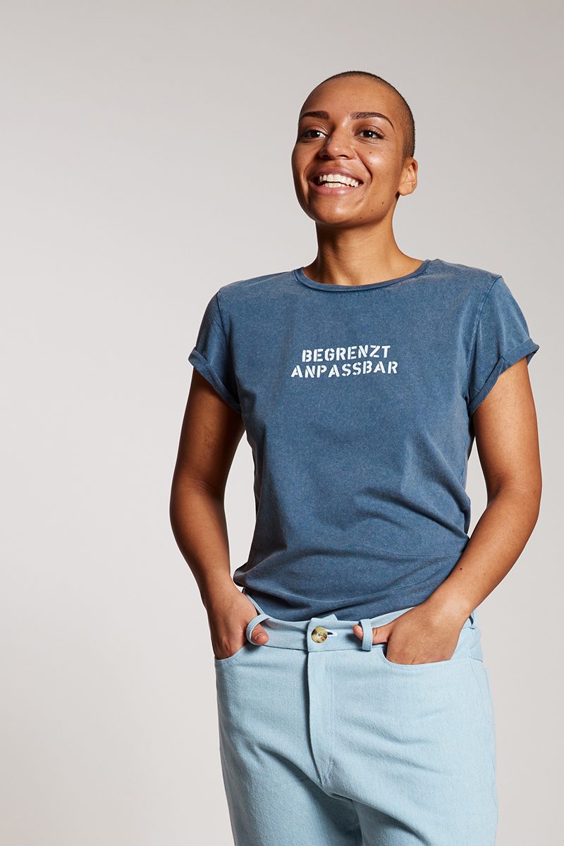 BEGRENZT ANPASSBAR- Damenshirt von Elternhaus, fair fashion made in Hamburg