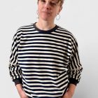 Geringelter Sweater aus weichem Nikkistoff in blau weiss von Elternhaus.