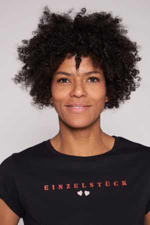 Einzelstück - Damenshirt mit aufgerolltem Arm von Elternhaus