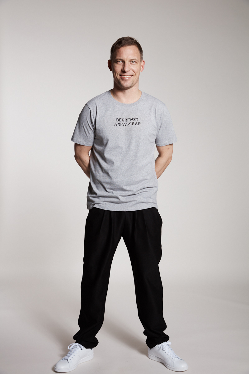 BEGRENZT ANPASSBAR Herrenshirt von Elternhaus, fair fashion made in Hamburg