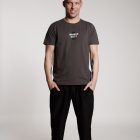 DENKEN HILFT Herrenshirt von Elternhaus, fair fashion made in Hamburg